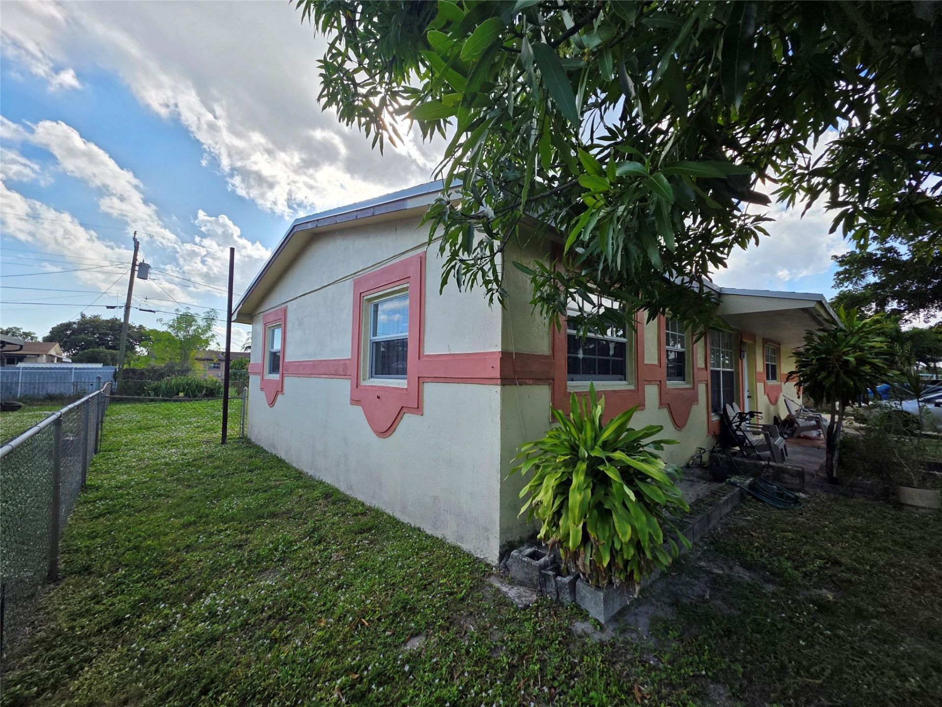 1260 NW 178th Ter, Miami Gardens, FL 33169 Photo