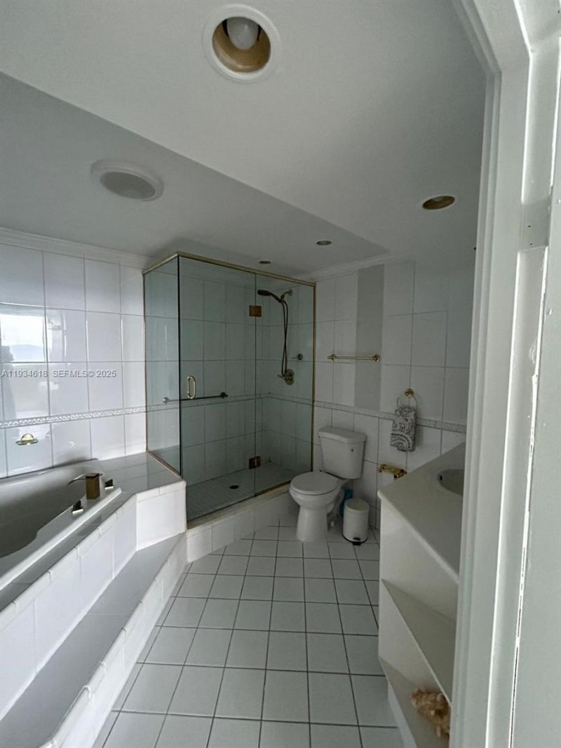 3140 S Ocean Dr, Unit PH6, Hallandale Beach, FL 33009 Photo