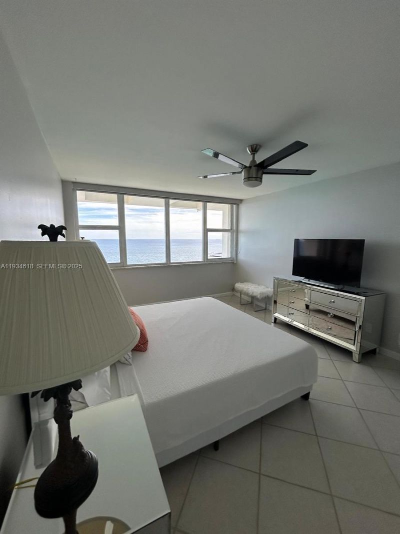 3140 S Ocean Dr, Unit PH6, Hallandale Beach, FL 33009 Photo