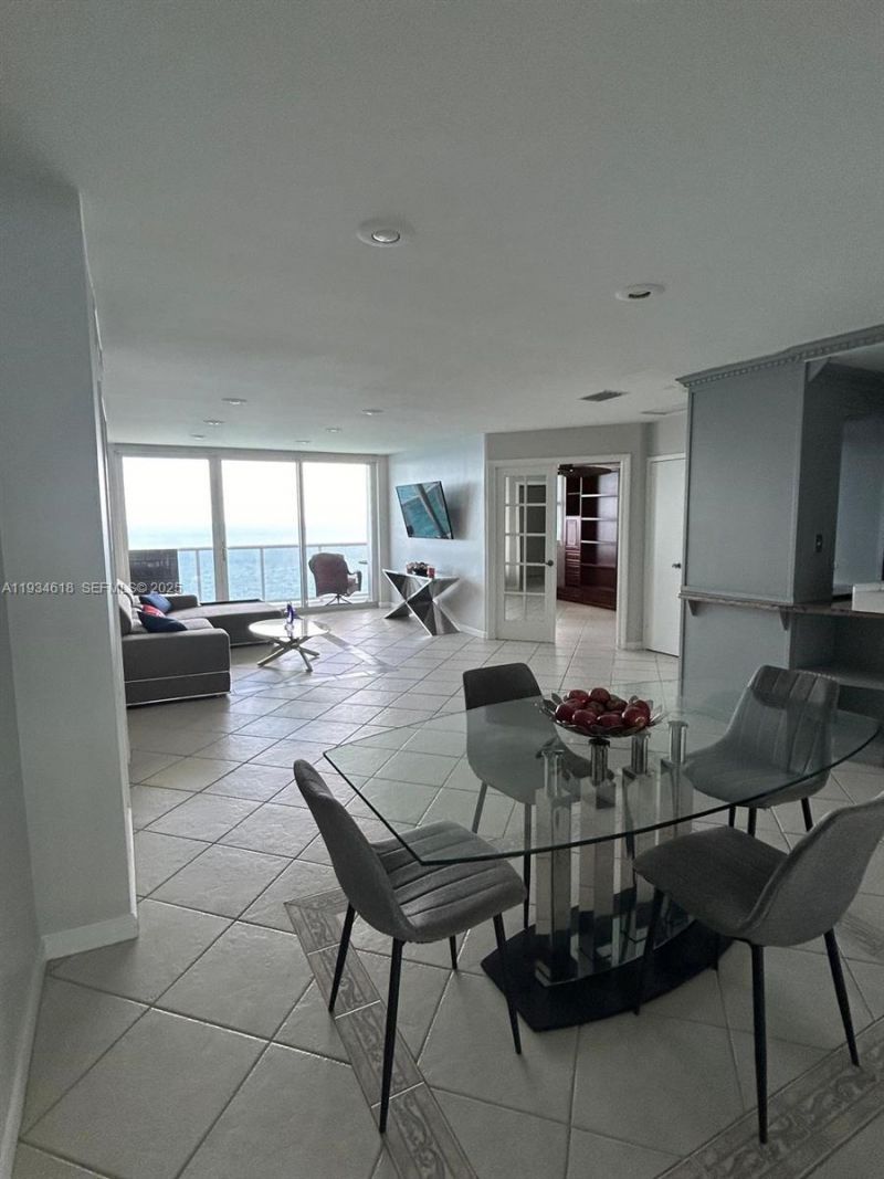 3140 S Ocean Dr, Unit PH6, Hallandale Beach, FL 33009 Photo