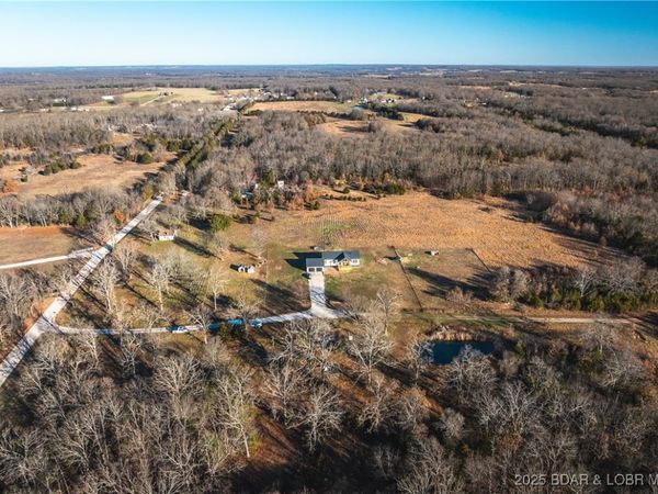 29900 Pelican Drive, Lebanon, MO 65536