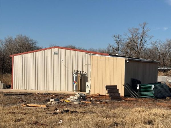 11753 N 2070 Road, Canute, OK 73626
