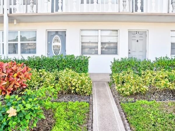 22 Kent B, West Palm Beach, FL 33417