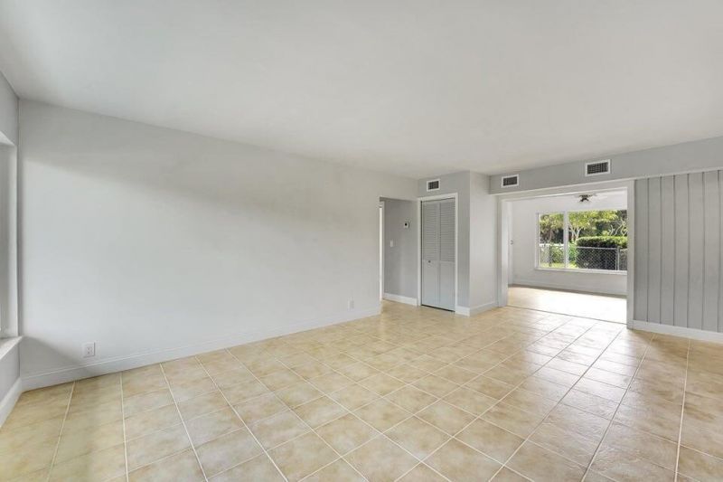 208 NW 1st Street, Boynton Beach, FL 33435 Photo