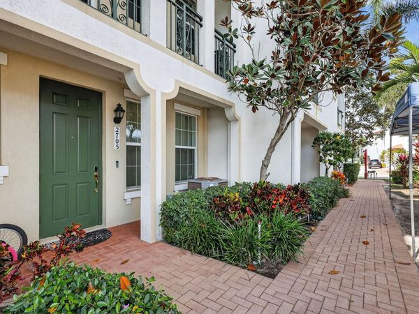 2705 SW 119th Way, Miramar, FL 33025