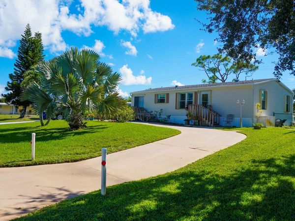 7030 SE Ridgeway Terrace, Hobe Sound, FL 33455
