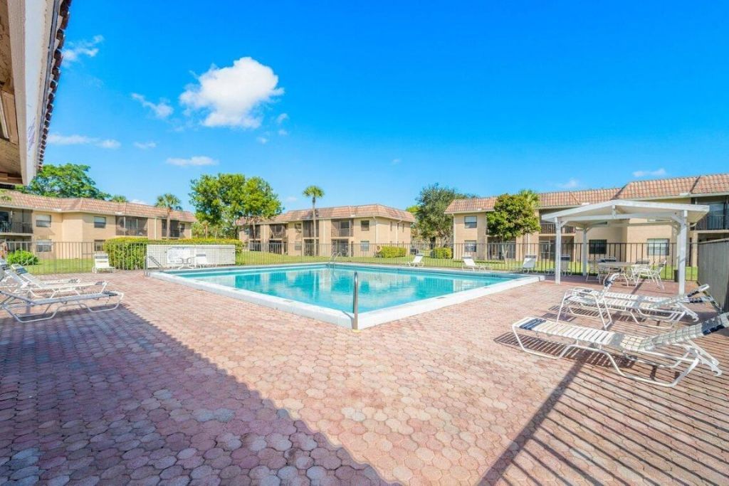 6736 Palmetto Circle S, Unit 105, Boca Raton, FL 33433 Photo