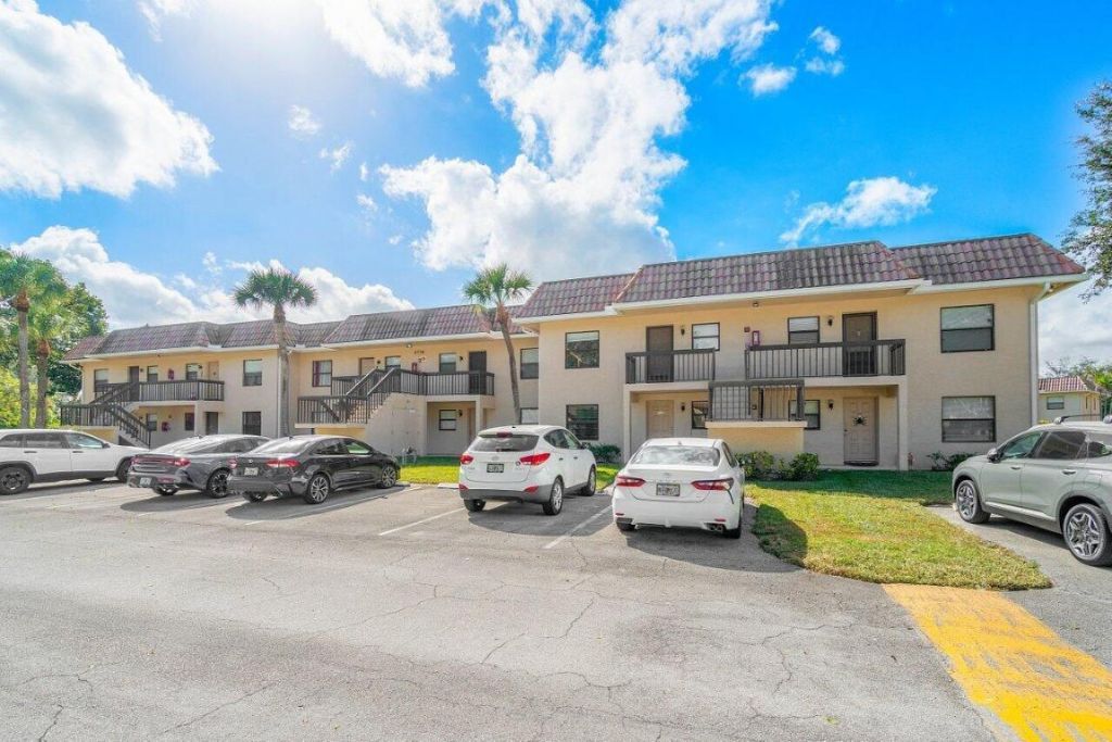 6736 Palmetto Circle S, Unit 105, Boca Raton, FL 33433 Photo