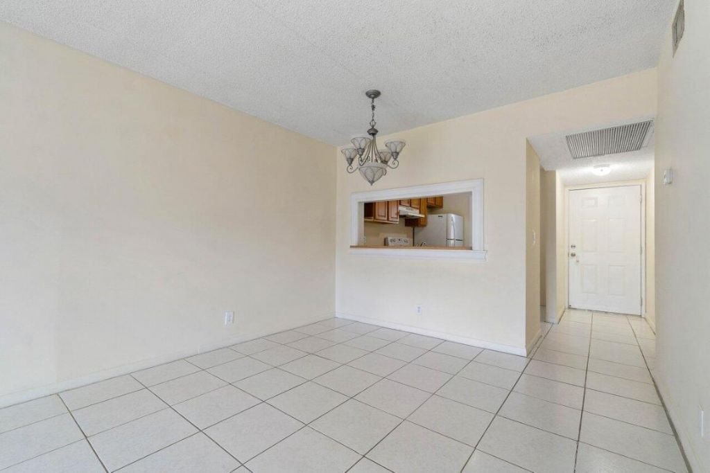 6736 Palmetto Circle S, Unit 105, Boca Raton, FL 33433 Photo