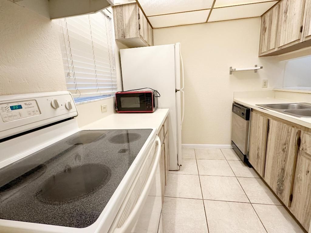 3207 NW 103rd Terrace, Unit 104-C, Coral Springs, FL 33065 Photo