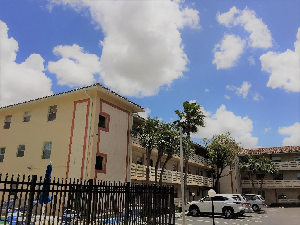 3207 NW 103rd Terrace, Unit 104-C, Coral Springs, FL 33065 Photo