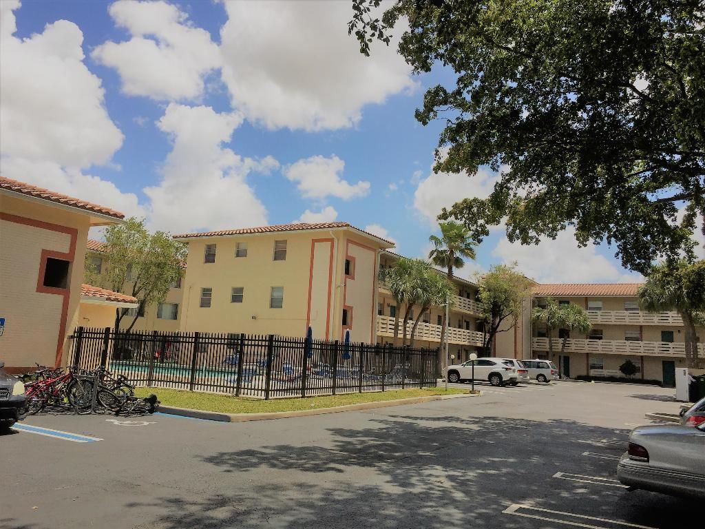 3207 NW 103rd Terrace, Unit 104-C, Coral Springs, FL 33065 Photo