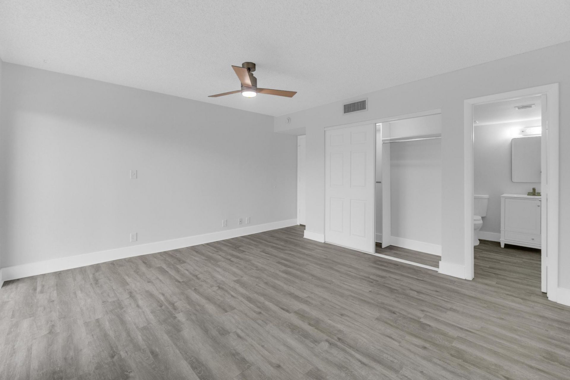 200 Jacaranda Country Club Dr, Unit 3c, Plantation, FL 33324 Photo