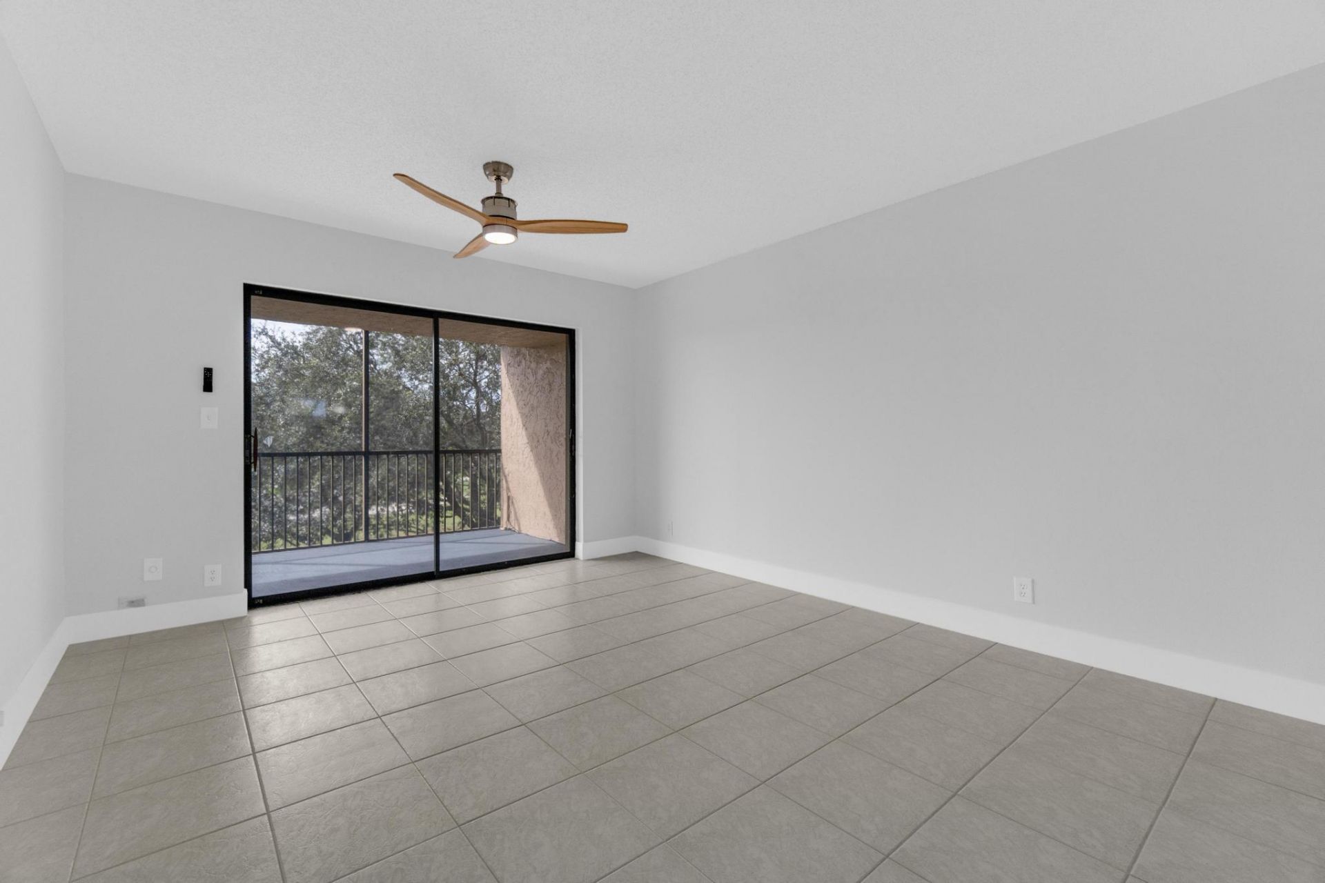 200 Jacaranda Country Club Dr, Unit 3c, Plantation, FL 33324 Photo