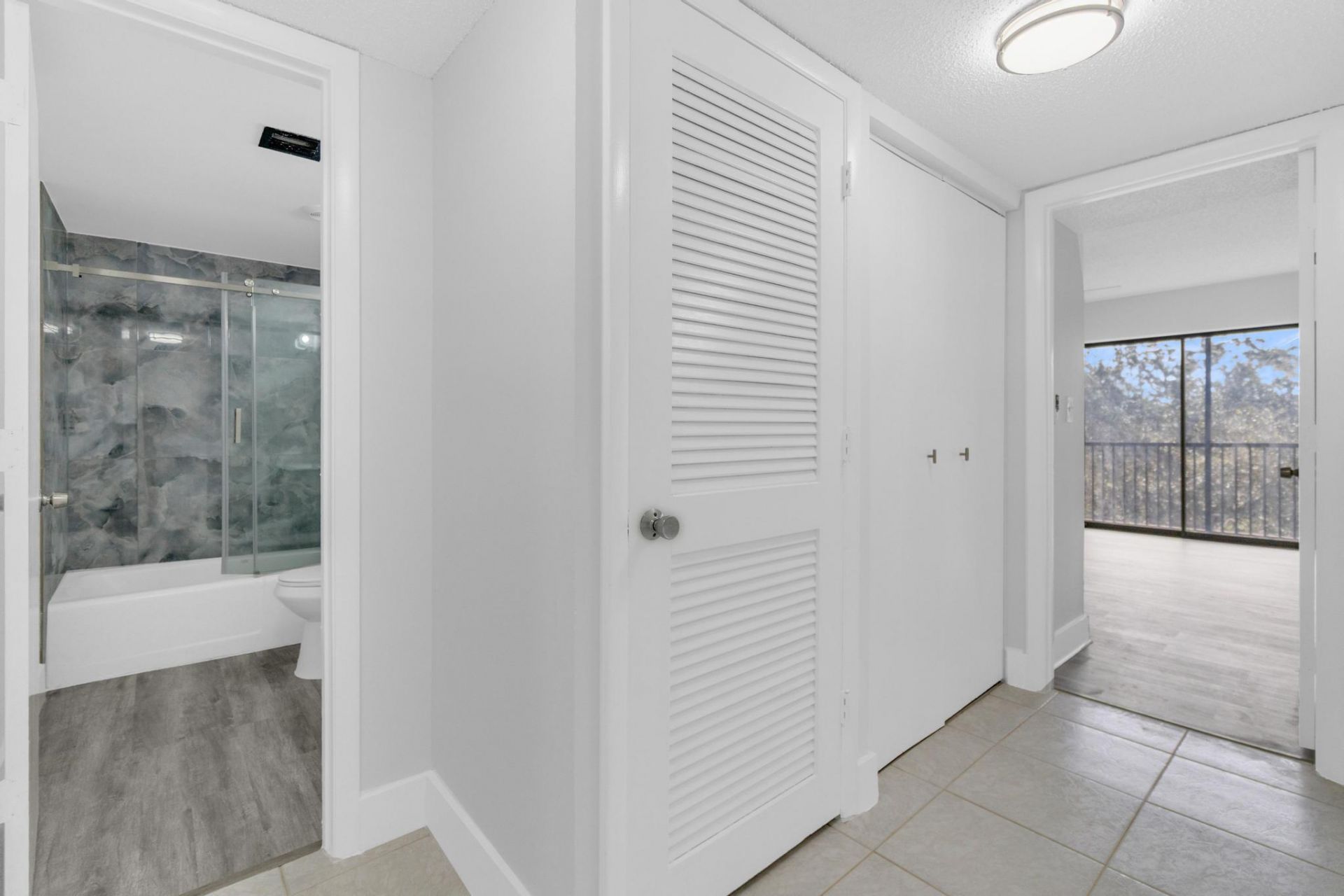 200 Jacaranda Country Club Dr, Unit 3c, Plantation, FL 33324 Photo