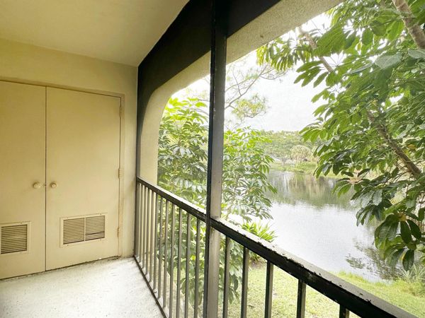 924 SW 9th Street Circle, Unit #206, Boca Raton, FL 33486