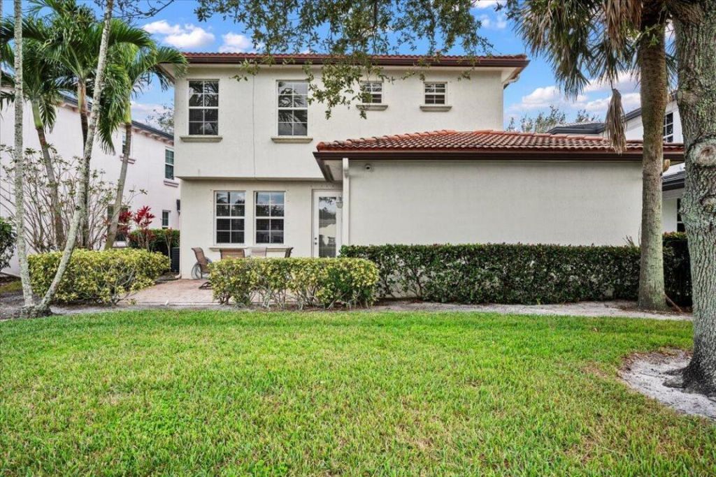 647 Castle Drive, Palm Beach Gardens, FL 33410 Photo
