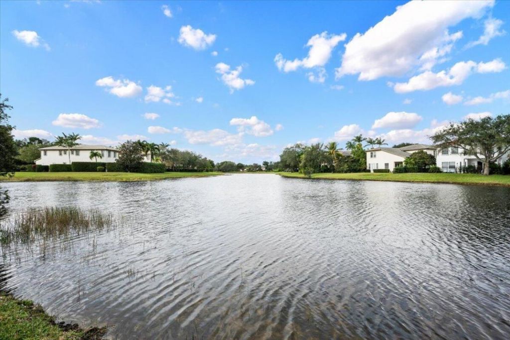 647 Castle Drive, Palm Beach Gardens, FL 33410 Photo