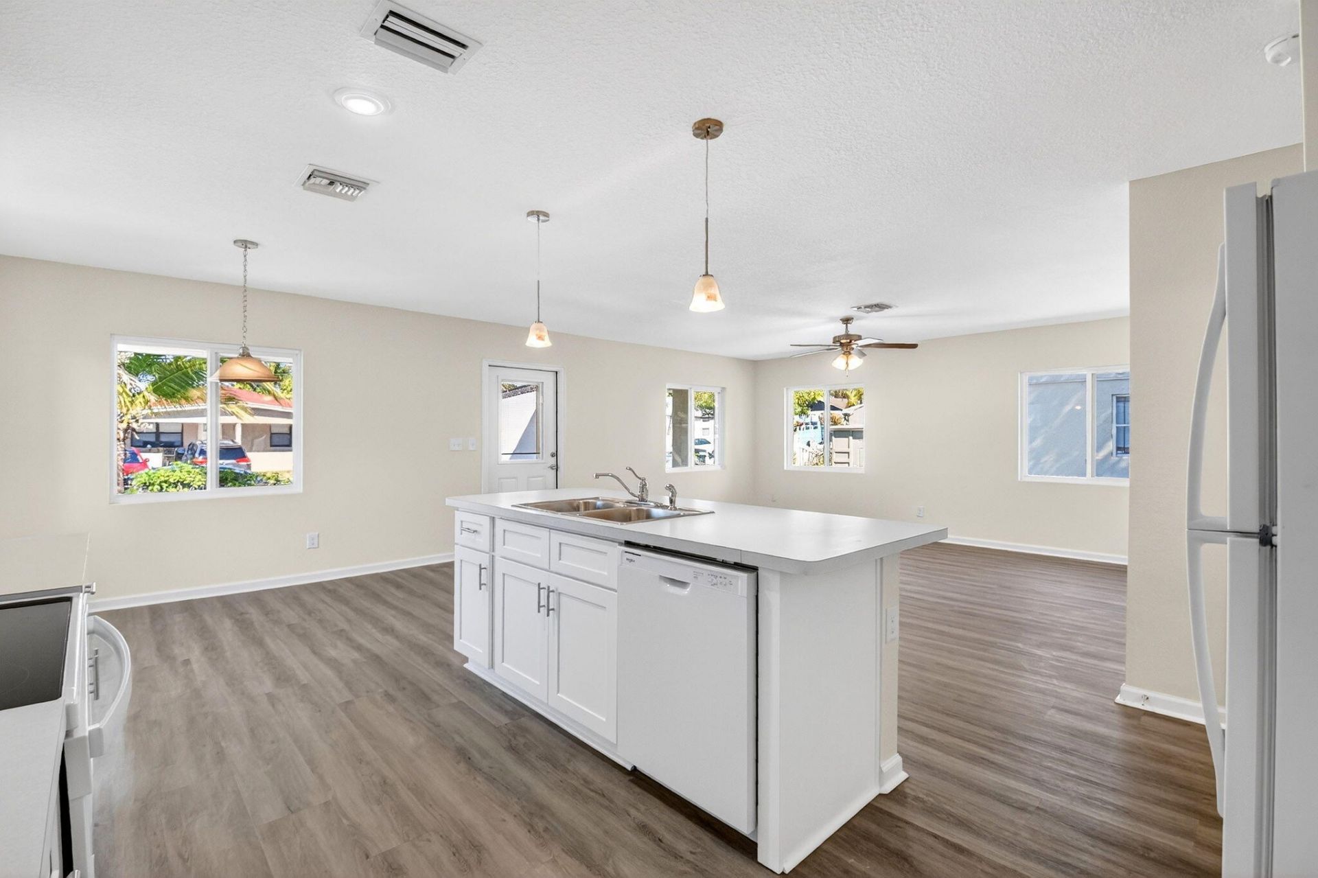 857 W 3rd Street, Riviera Beach, FL 33404 Photo