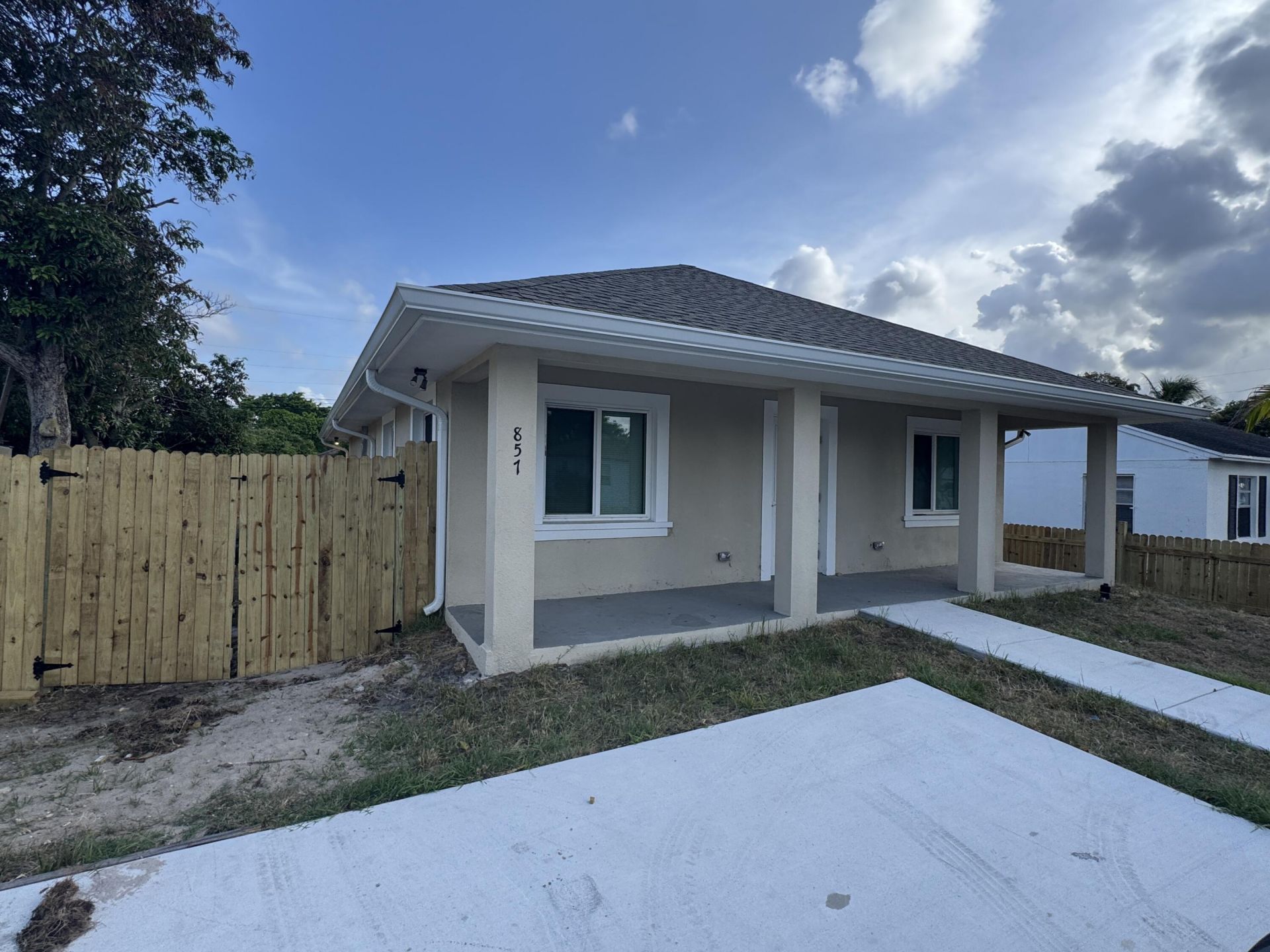 857 W 3rd Street, Riviera Beach, FL 33404 Photo