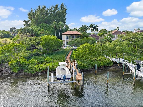 111 Fishermans Way, Jupiter, FL 33477