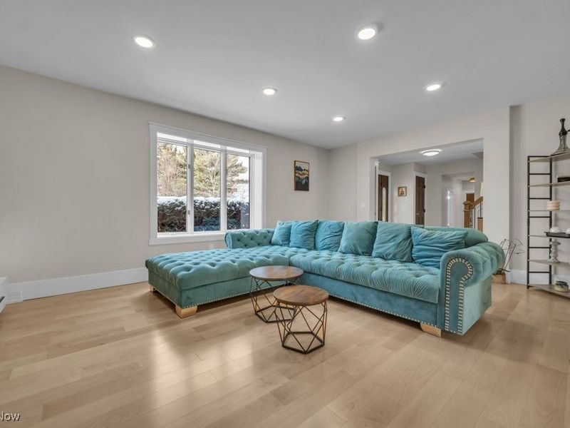 17801 Saratoga Trail, Strongsville, OH 44136 Photo 6