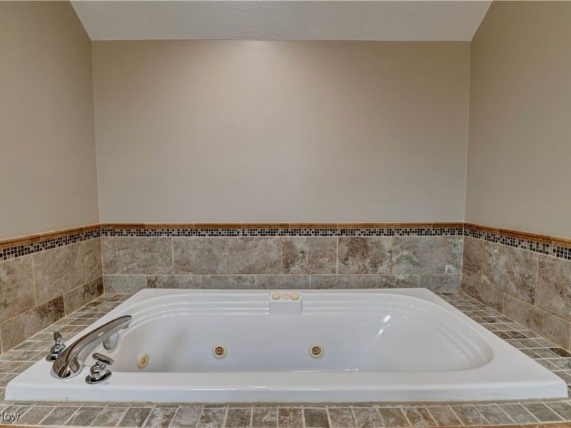 901 Ravine Drive S, Mc Donald, OH 44437 Photo 29