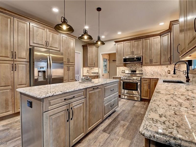 901 Ravine Drive S, Mc Donald, OH 44437 Photo 5