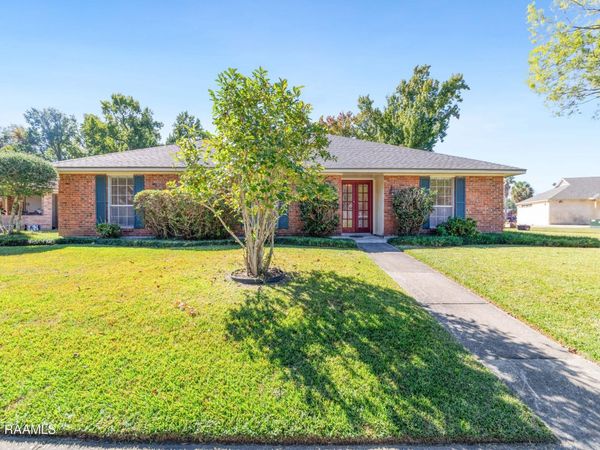 100 Papwood Circle , Lafayette, LA 70503