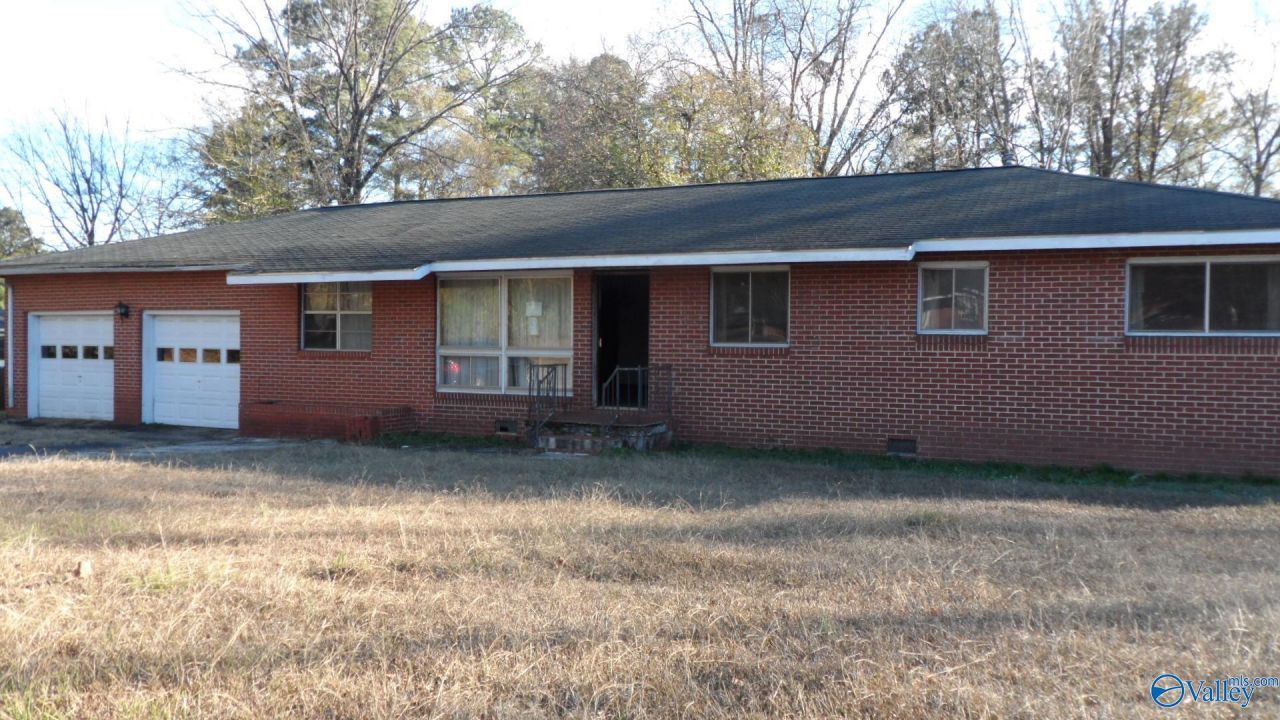 1724 W 22nd Street, Anniston, AL 36201 Main Photo