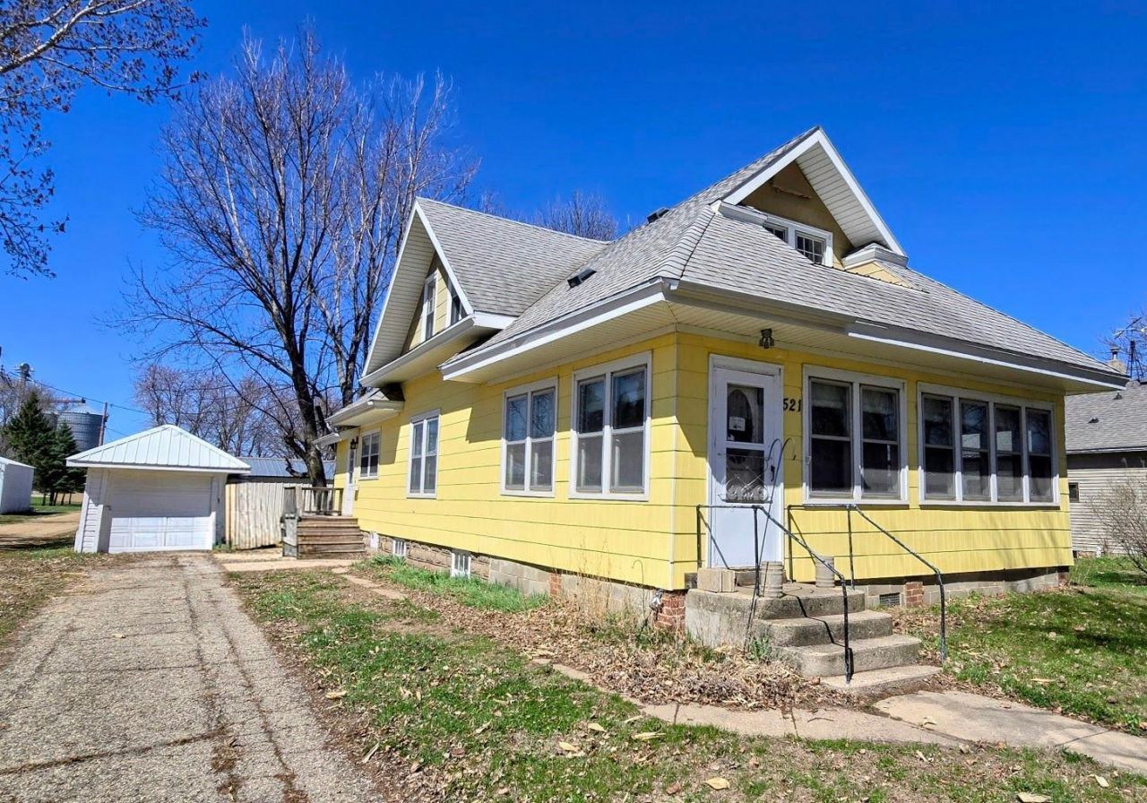 521 Washington Avenue, Holland, MN 56139
