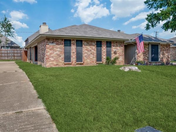 6913 Sierra Drive, North Richland Hills, TX 76180