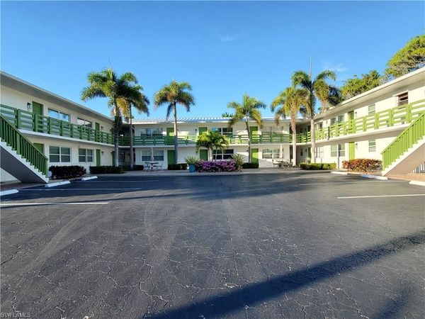 975 9th AVE S, Unit 5, NAPLES, FL 34102