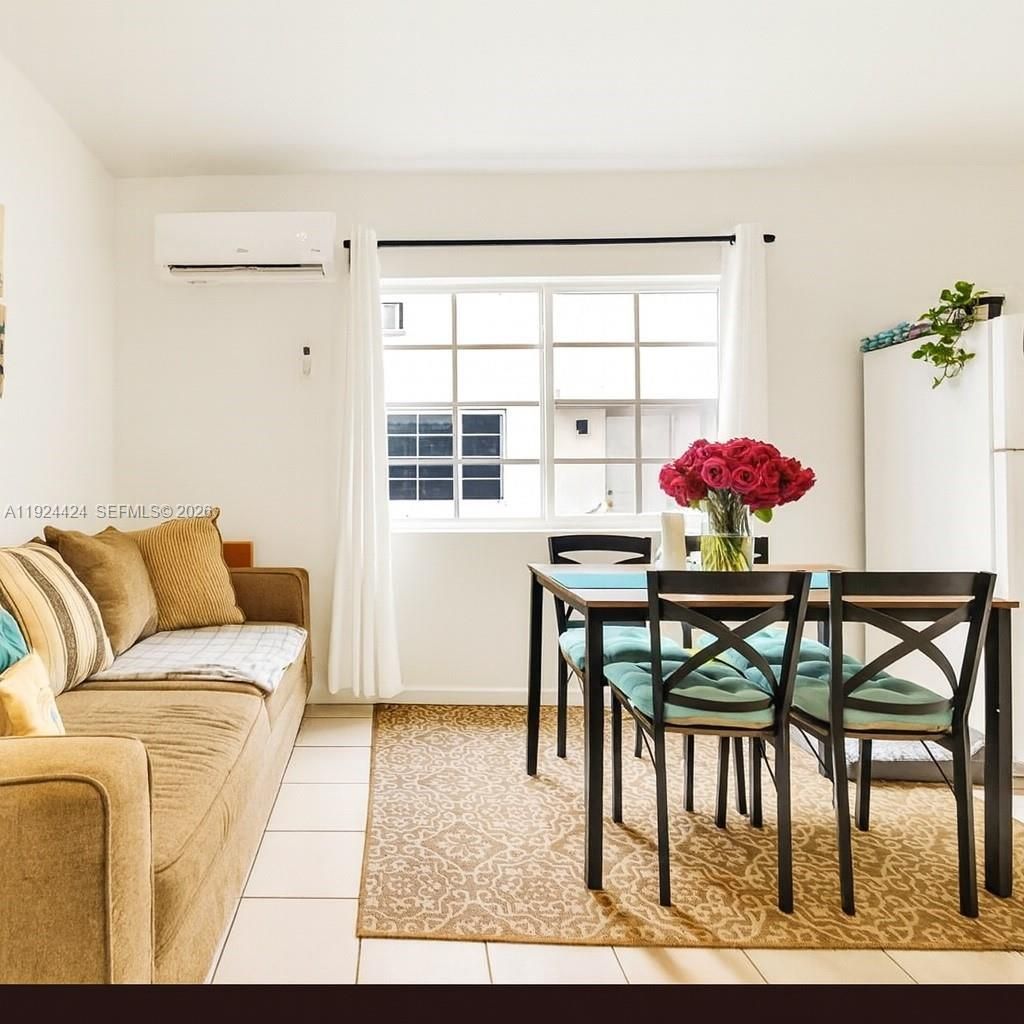 7124 Bay Dr, Miami Beach, FL 33141 Photo