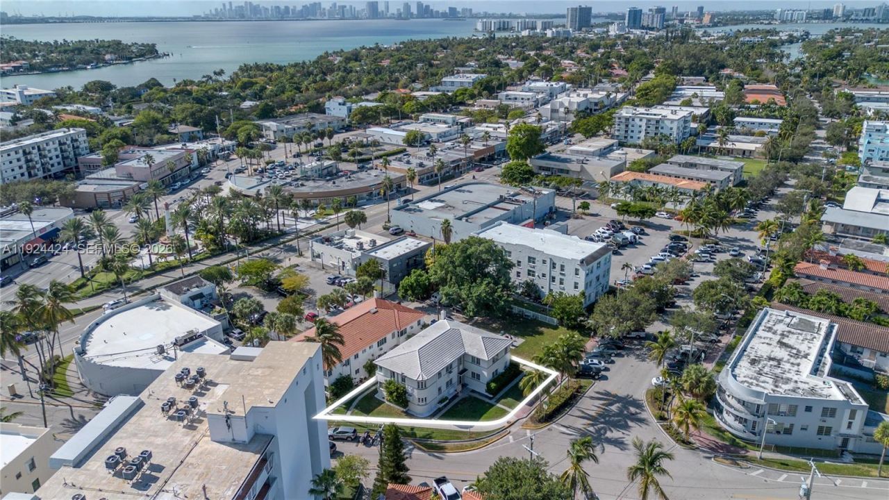 7124 Bay Dr, Miami Beach, FL 33141 Photo