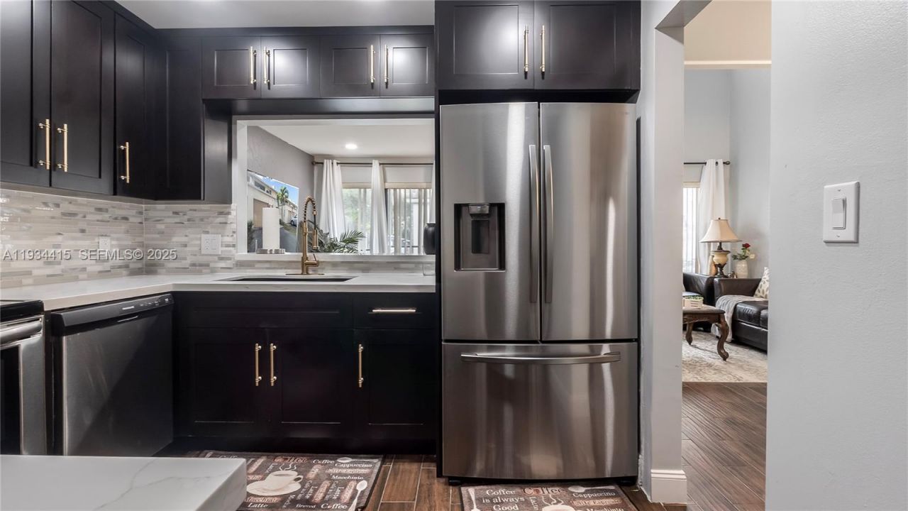 4289 NW 76th Ave, Davie, FL 33024 Photo