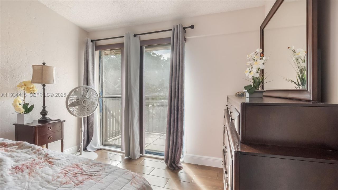 4289 NW 76th Ave, Davie, FL 33024 Photo