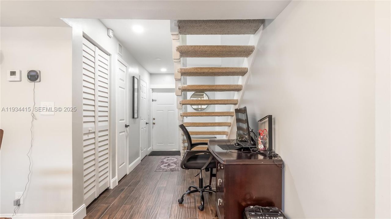 4289 NW 76th Ave, Davie, FL 33024 Photo