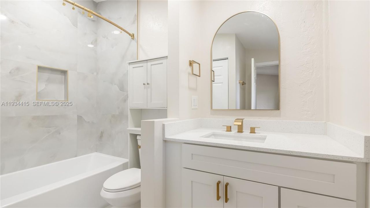 4289 NW 76th Ave, Davie, FL 33024 Photo