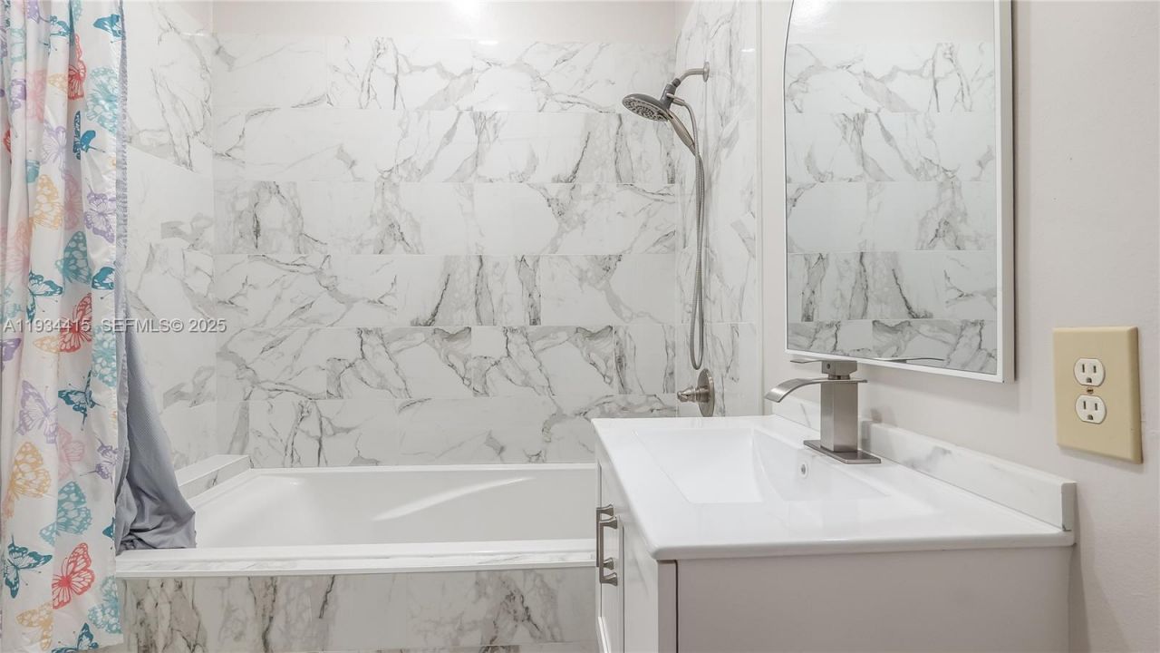 4289 NW 76th Ave, Davie, FL 33024 Photo