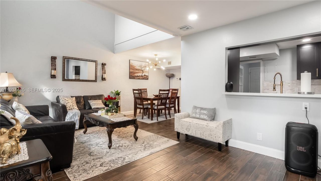 4289 NW 76th Ave, Davie, FL 33024 Photo