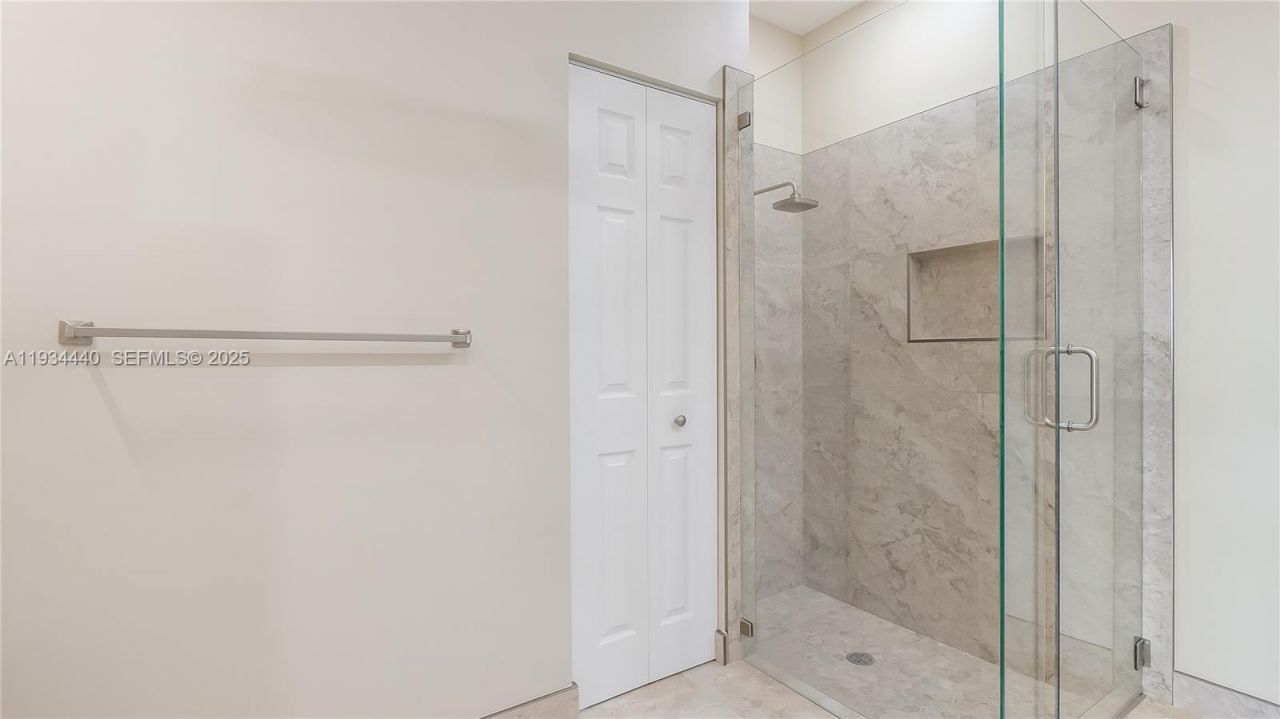 7651 S Aragon Blvd, Unit 5, Sunrise, FL 33322 Photo