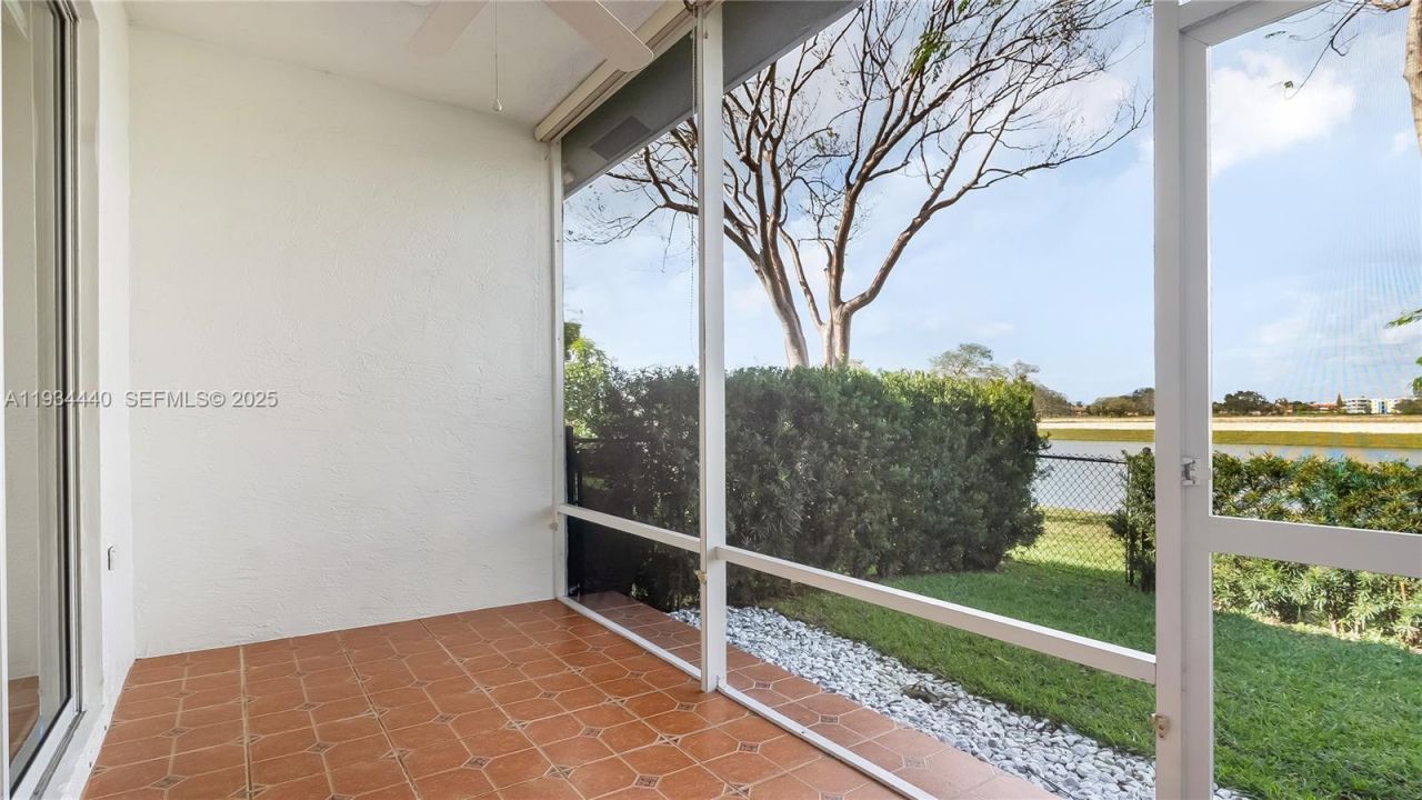 7651 S Aragon Blvd, Unit 5, Sunrise, FL 33322 Photo