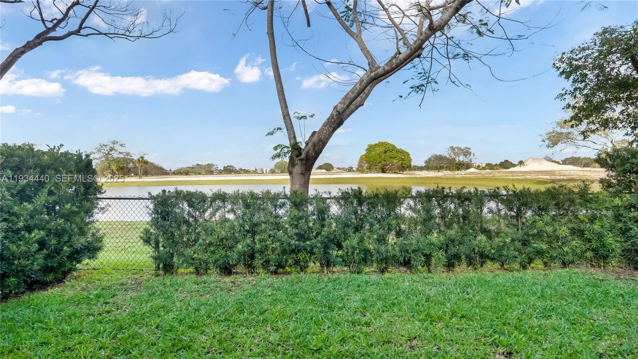 7651 S Aragon Blvd, Unit 5, Sunrise, FL 33322 Photo