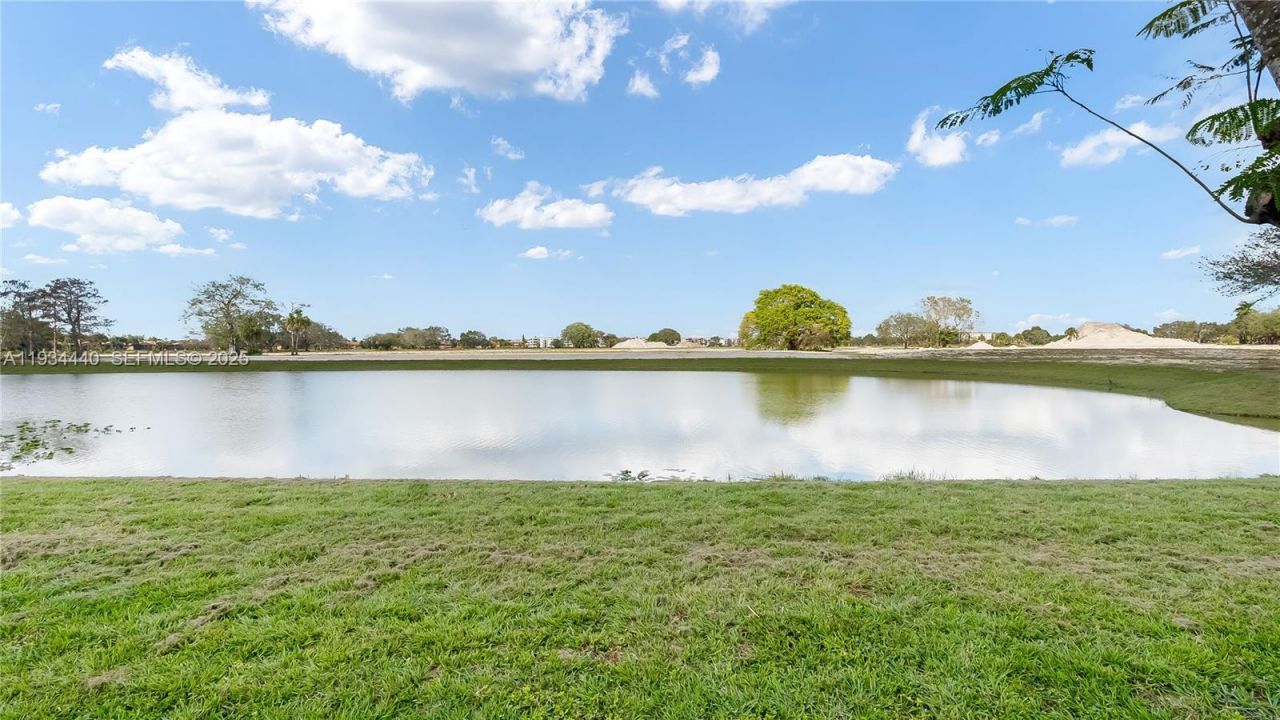 7651 S Aragon Blvd, Unit 5, Sunrise, FL 33322 Photo