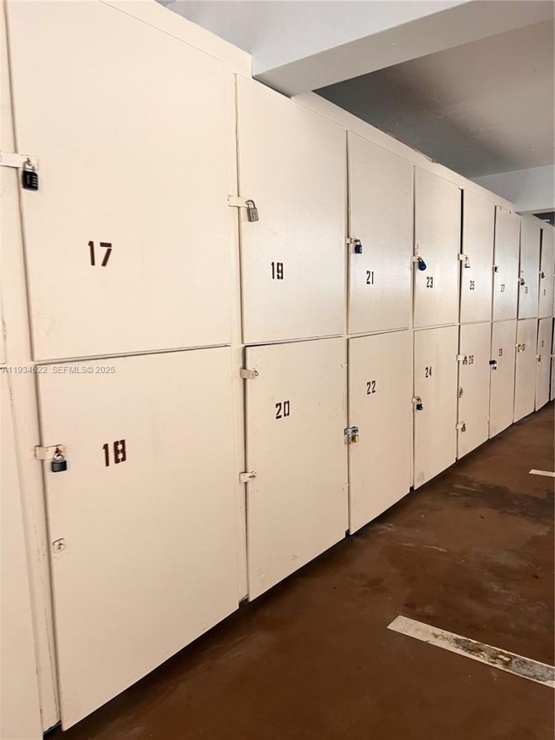 300 Oregon St, Unit 506, Hollywood, FL 33019 Photo