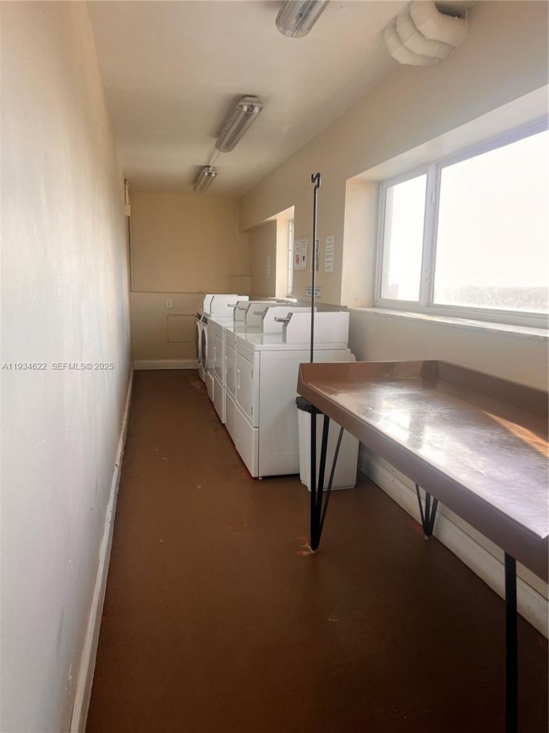 300 Oregon St, Unit 506, Hollywood, FL 33019 Photo