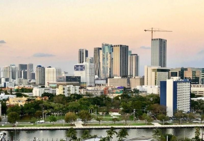 36 NW 6th Ave, Unit 906, Miami, FL 33128 Photo