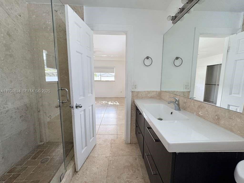 19410 NE 19th Ave, Miami, FL 33179 Photo