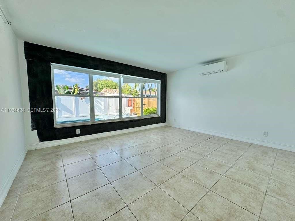 19410 NE 19th Ave, Miami, FL 33179 Photo